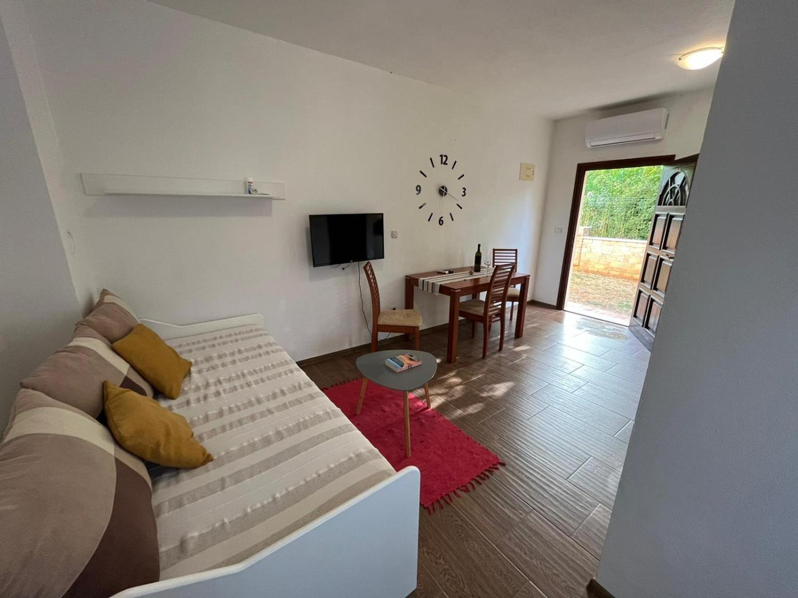 Studio Apartman San 3 Ližnjan Стая снимка